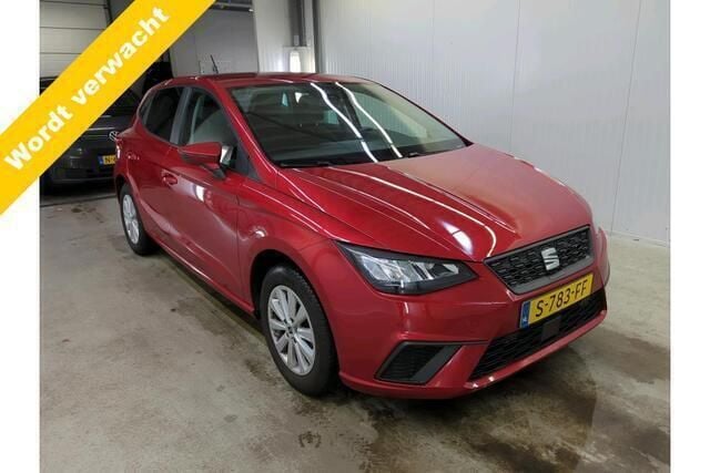 Rood Gebruikt 2023 Seat Ibiza Business Hatchback | € 16.499 (Goede deal) - Afbeelding 1/4