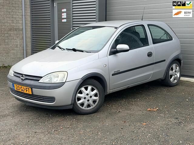 Grijs Occasion 2000 Opel Corsa Comfort Hatchback | € 750 (Eerlijke prijs) - Afbeelding 1/4