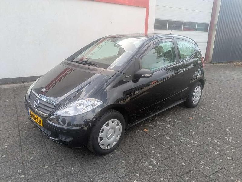 Zwart Gebruikt 2005 Mercedes A150 Classic Coupé | € 3.000 - Afbeelding 1/4