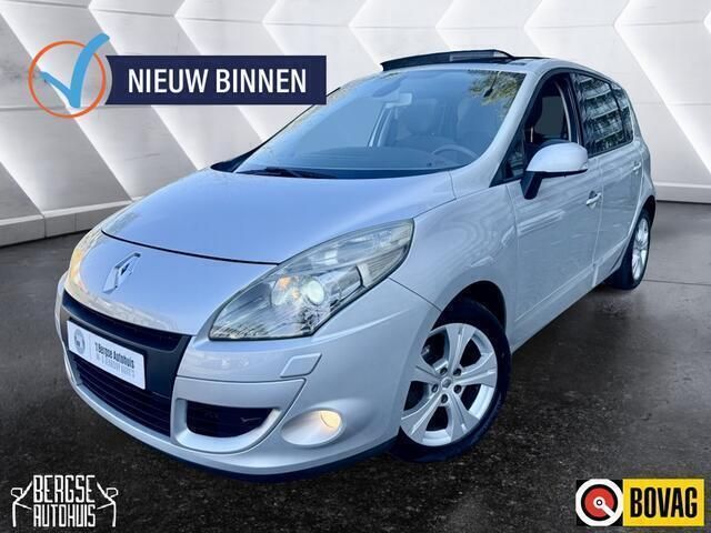Grijs Gebruikt 2010 Renault Scénic III Privilege MPV | € 6.990 (Eerlijke prijs) - Afbeelding 1/4