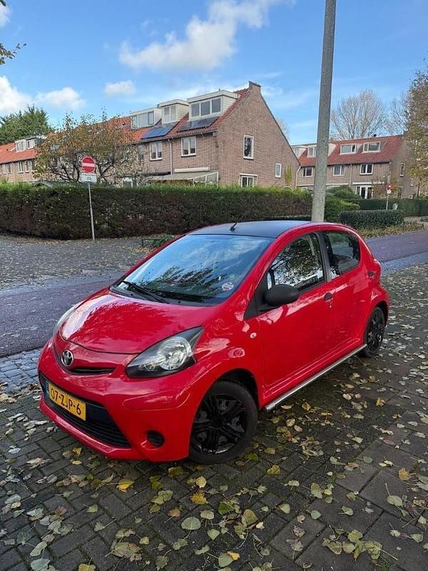 Gebruikt 2012 Toyota Aygo Hatchback | € 3.750 (Eerlijke prijs) - Afbeelding 1/4