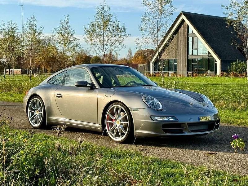 Grijs Occasion 2007 Porsche 911 Carrera 4 Coupé | € 52.950 (Eerlijke prijs) - Afbeelding 1/4