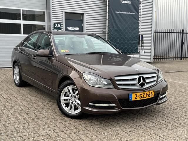 Bruin (metallic) Gebruikt 2014 Mercedes C220 Avantgarde Sedan | € 6.495 (Duur) - Afbeelding 1/4
