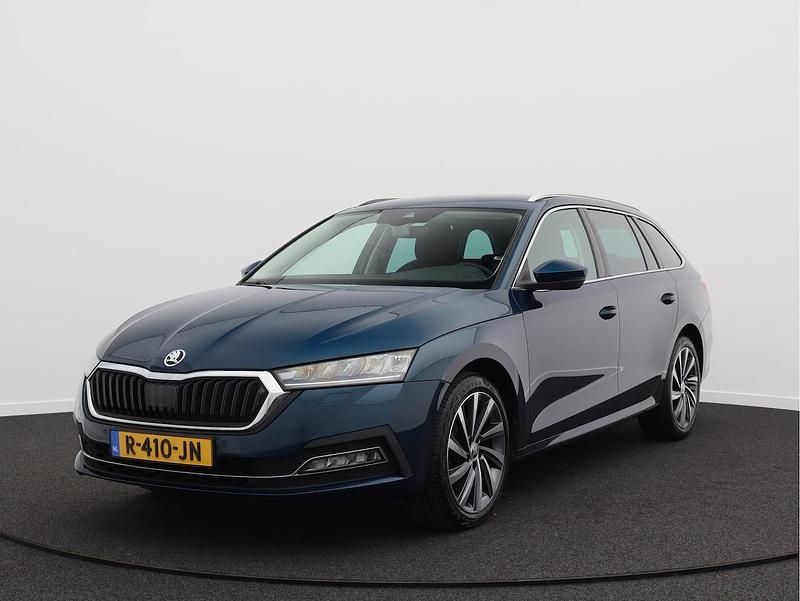 Blauw Gebruikt 2022 Skoda Octavia Business Line Stationwagen | € 19.950 (Eerlijke prijs) - Afbeelding 1/4
