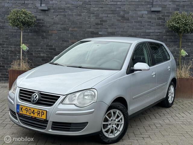 Grijs Gebruikt 2005 VW Polo Hatchback | € 1.995 (Eerlijke prijs) - Afbeelding 1/4