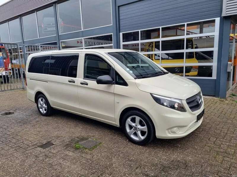 Grijs Gebruikt 2019 Mercedes Vito MPV | € 20.950 (Duur) - Afbeelding 1/4