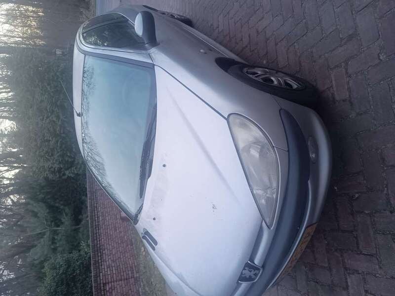 Grijs Gebruikt 2000 Peugeot 206 Hatchback | € 500 (Goede deal) - Afbeelding 1/4