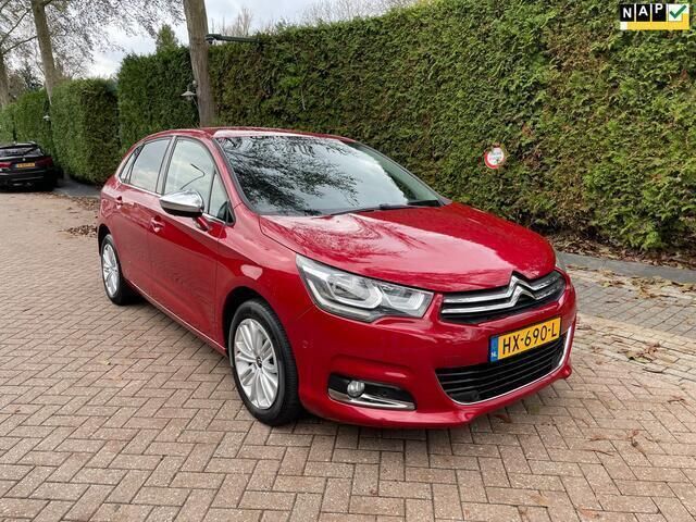 Rood Gebruikt 2016 Citroën C4 Feel Hatchback | € 7.499 (Eerlijke prijs) - Afbeelding 1/4