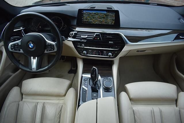 Occasion BMW 540 Executive 341 PK (250 kW) 2017 Zwart Stationwagen