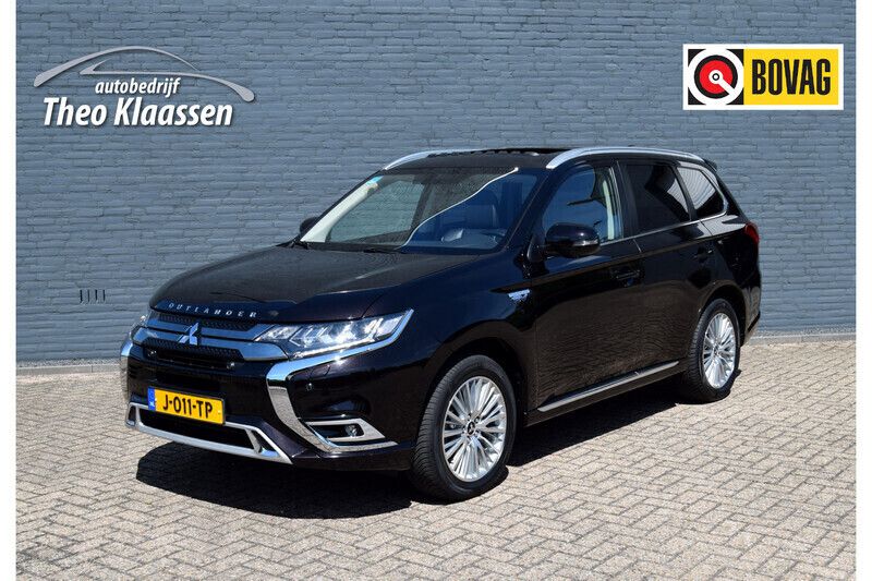 Zwart Gebruikt 2020 Mitsubishi Outlander P-HEV Intense+ SUV | € 27.750 (Iets duurder) - Afbeelding 1/4