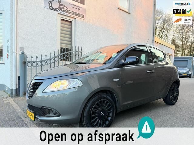 Grijs Gebruikt 2014 Lancia Ypsilon Hatchback | € 4.999 (Eerlijke prijs) - Afbeelding 1/4