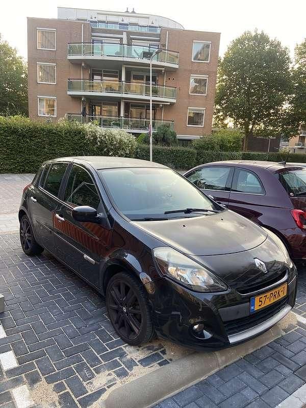 Zwart Gebruikt 2011 Renault Clio II Collection Hatchback | € 1.999 (Goede deal) - Afbeelding 1/4