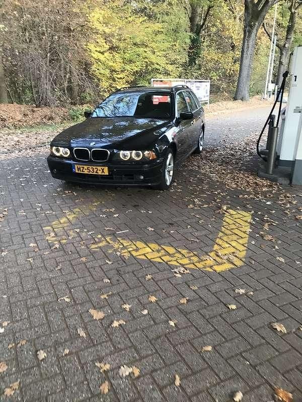 Occasion 2000 BMW 520 Stationwagen | € 2.450 (Eerlijke prijs) - Afbeelding 1/4