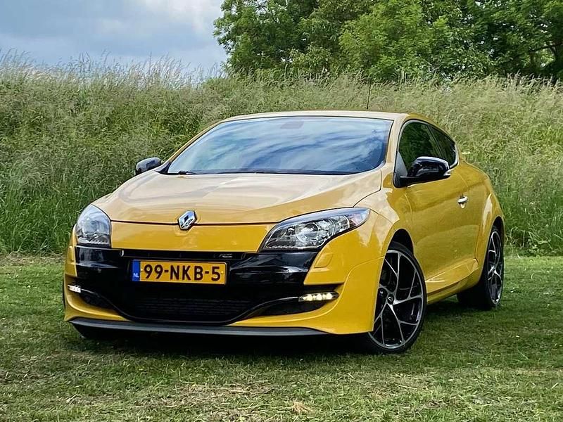 Geel Gebruikt 2010 Renault Mégane Coupé R.S. Coupé | € 16.250 - Afbeelding 1/4
