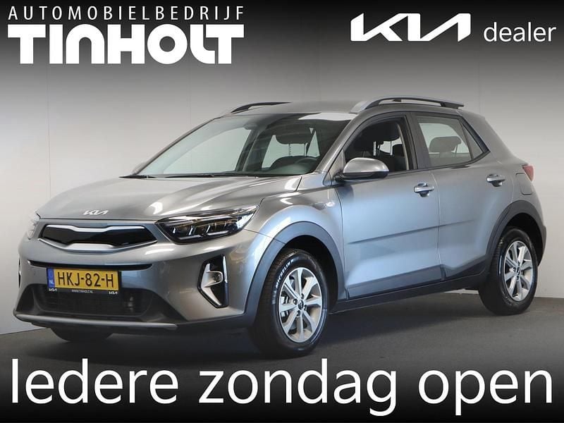 Grijs Occasion 2025 Kia Stonic SUV | € 24.250 (Eerlijke prijs) - Afbeelding 1/4