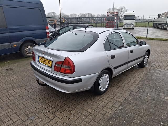 Occasion Mitsubishi Carisma 99 PK (72 kW) 2000 Grijs (metallic) Hatchback