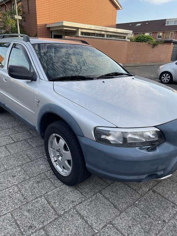 Grijs Gebruikt 2001 Volvo V70 Comfort Stationwagen | € 3.500 (Eerlijke prijs) - Afbeelding 1/4