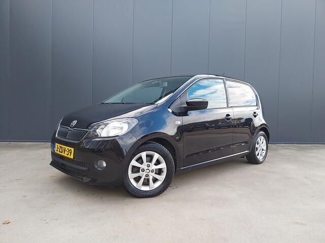 Zwart Gebruikt 2015 VW up! Hatchback | € 7.900 (Goede deal) - Afbeelding 1/4