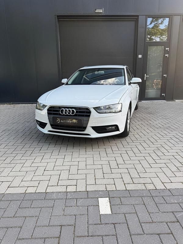 Wit Occasion 2012 Audi A4 Business Stationwagen | € 5.750 (Super prijs) - Afbeelding 1/4
