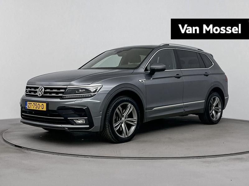 Grijs Occasion 2019 VW Tiguan Highline SUV | € 30.700 (Eerlijke prijs) - Afbeelding 1/4