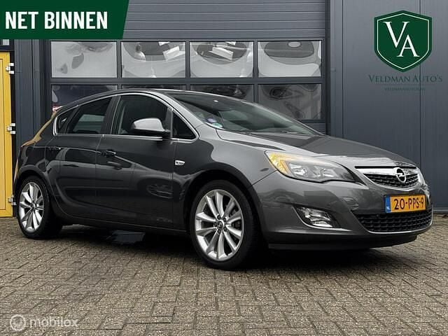 Grijs Occasion 2011 Opel Astra Sport Hatchback | € 4.899 (Eerlijke prijs) - Afbeelding 1/4