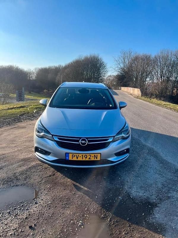 Occasion Opel Astra Innovation 200 PK (147 kW) 2017 Zilver Stationwagen