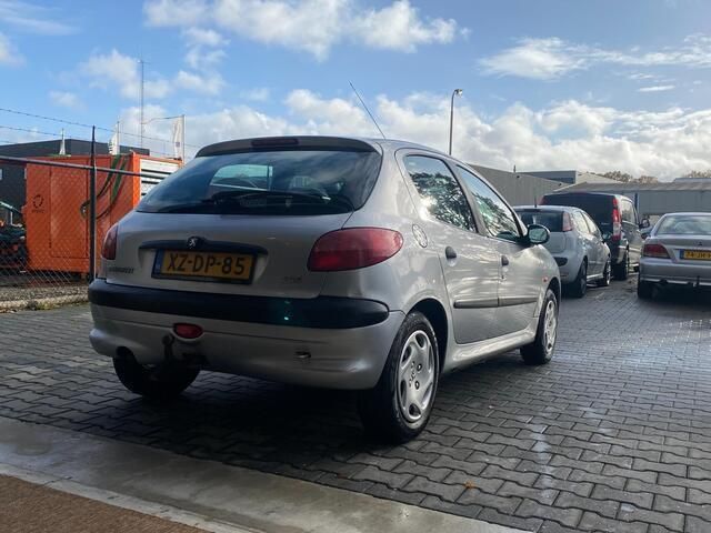Occasion Peugeot 206 75 PK (55 kW) 1999 Grijs Hatchback