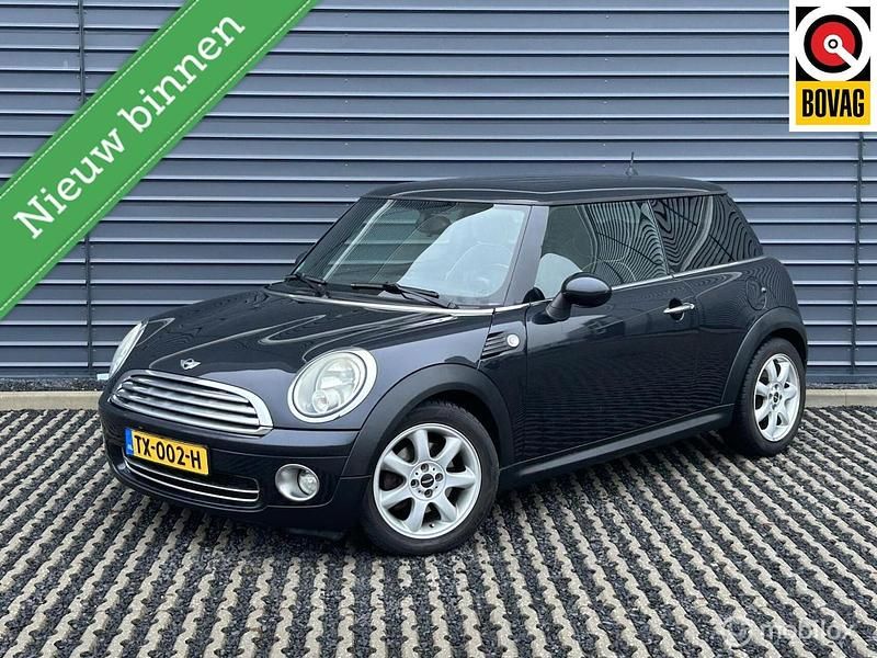Zwart (metallic) Occasion 2008 Mini Cooper Hatchback | € 3.995 (Super prijs) - Afbeelding 1/4