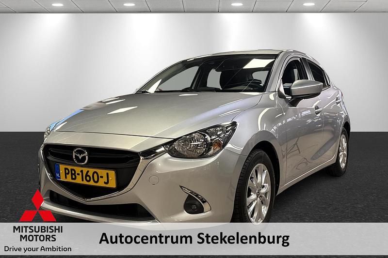 Grijs Gebruikt 2017 Mazda 2 Dynamic Hatchback | € 14.540 (Eerlijke prijs) - Afbeelding 1/4