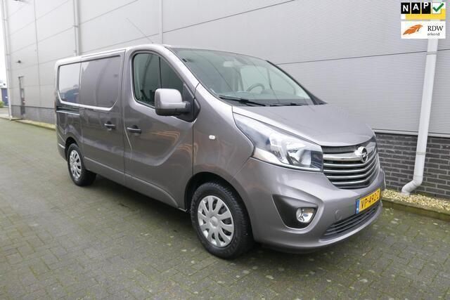 Grijs Gebruikt 2015 Opel Vivaro Sport Van | € 8.750 (Goede deal) - Afbeelding 1/4