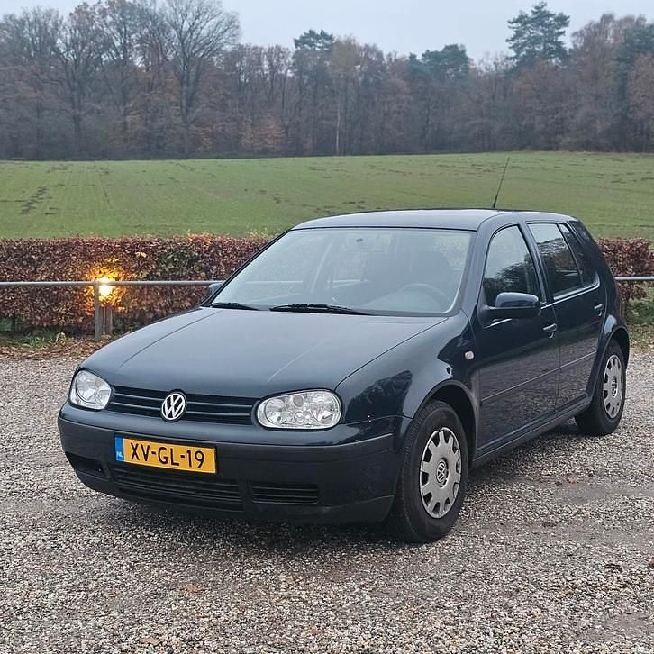 Gebruikt 1999 VW Golf IV | € 2.000 (Iets duurder) - Afbeelding 1/4