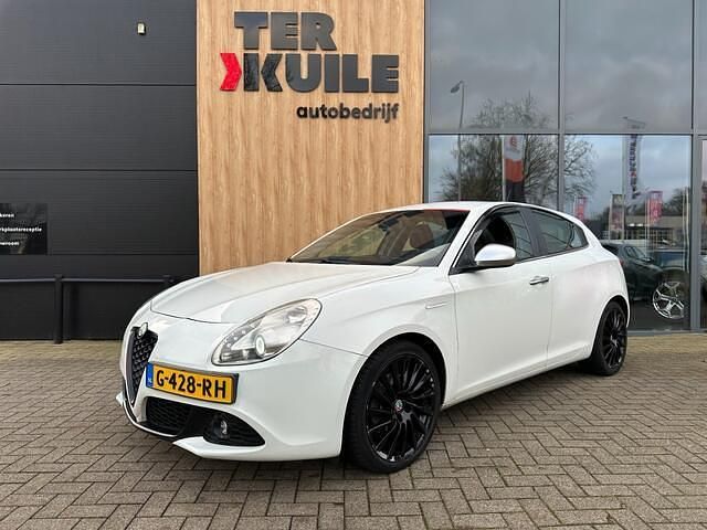 Occasion Alfa Romeo Giulietta Distinctive 170 PK (125 kW) 2012 Wit Hatchback