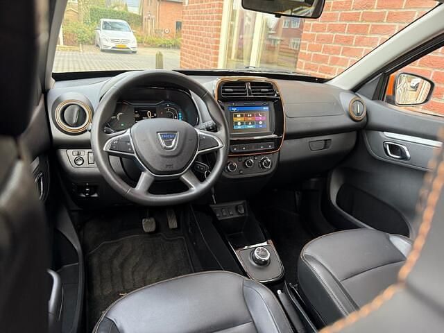 Occasion Dacia Spring Comfort Plus 33 kW (45 PK) 2021 Grijs (metallic) Hatchback