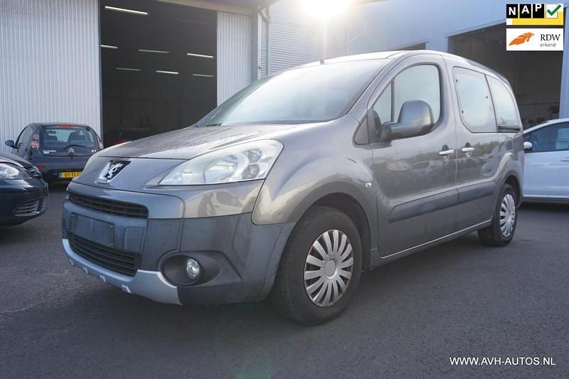 Mpv Gebruikt 2012 Peugeot Partner Tepee MPV | € 2.950 - Afbeelding 1/4