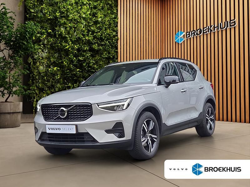 Grijs Gebruikt 2024 Volvo XC40 Plus SUV | € 42.900 (Eerlijke prijs) - Afbeelding 1/4