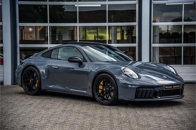 Nieuw Porsche 911 Carrera 4 GTS 541 PK (397 kW) 2025 Grijs Coupé