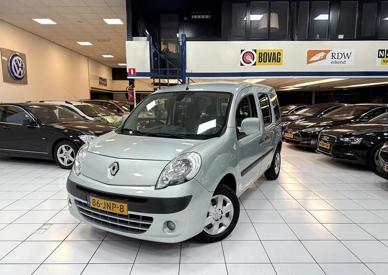 Grijs Gebruikt 2009 Renault Kangoo Expression MPV | € 8.150 - Afbeelding 1/4