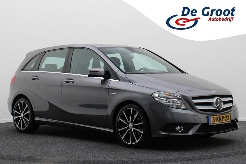 Grijs Gebruikt 2012 Mercedes B180 Ambition MPV | € 9.950 (Eerlijke prijs) - Afbeelding 1/4