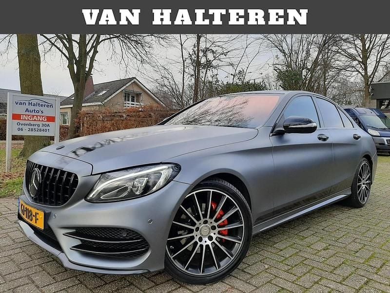 Grijs (metallic) Occasion 2015 Mercedes C220 AMG Sedan | € 17.999 (Eerlijke prijs) - Afbeelding 1/4