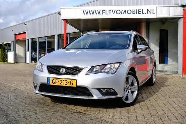 Grijs Gebruikt 2015 Seat Leon ST Style Stationwagen | € 8.250 (Eerlijke prijs) - Afbeelding 1/4