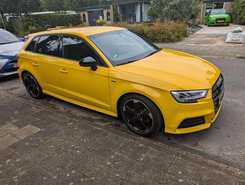 Geel Occasion 2017 Audi A3 S-Line Hatchback | € 16.500 (Eerlijke prijs) - Afbeelding 1/4