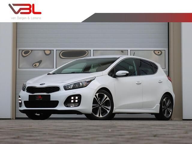 Wit Gebruikt 2016 Kia Ceed GT-Line Hatchback | € 11.440 (Eerlijke prijs) - Afbeelding 1/4