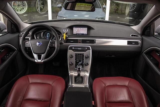 Grijs Gebruikt 2013 Volvo V70 Summum Stationwagen | € 11.950 (Eerlijke prijs) - Afbeelding 1/2