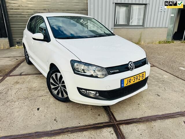 Wit Gebruikt 2016 VW Polo Hatchback | € 8.799 (Eerlijke prijs) - Afbeelding 1/4