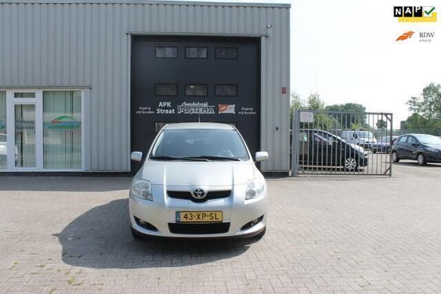 Grijs Gebruikt 2007 Toyota Auris Sol Hatchback | € 2.999 (Eerlijke prijs) - Afbeelding 1/4