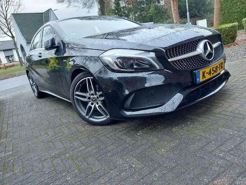 Zwart Gebruikt 2017 Mercedes A180 Business Stationwagen | € 12.999 (Super prijs) - Afbeelding 1/4