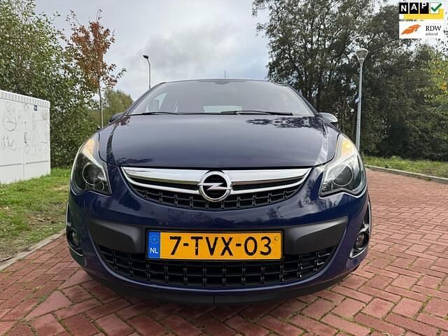 Blauw Gebruikt 2014 Opel Corsa Cosmo Hatchback | € 3.250 (Iets duurder) - Afbeelding 1/4