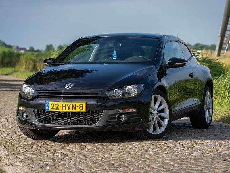 Zwart Gebruikt 2009 VW Scirocco Highline Coupé | € 6.500 (Eerlijke prijs) - Afbeelding 1/4