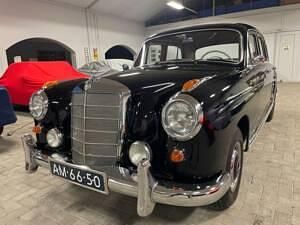 Zwart Gebruikt 1958 Mercedes 220 Sedan | € 39.950 - Afbeelding 1/4