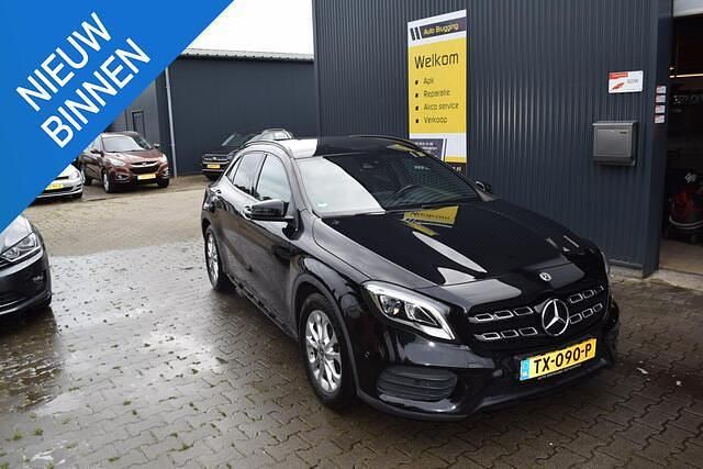 Zwart Gebruikt 2018 Mercedes GLA180 Business SUV | € 17.750 (Goede deal) - Afbeelding 1/4